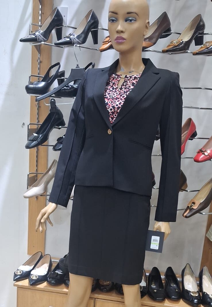 Halston skirt suit